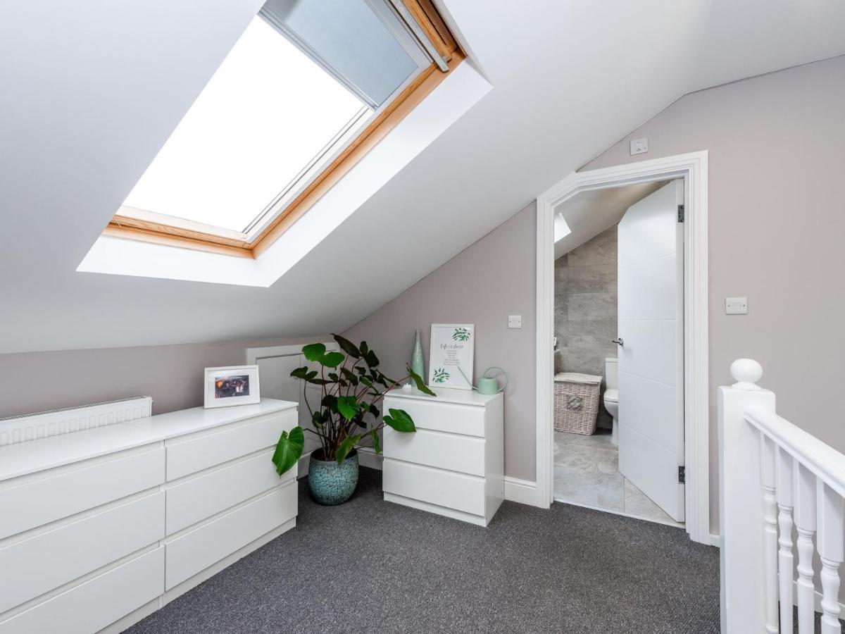 Amazing Lovely 1bdr Apartment, South Apartamento Londres